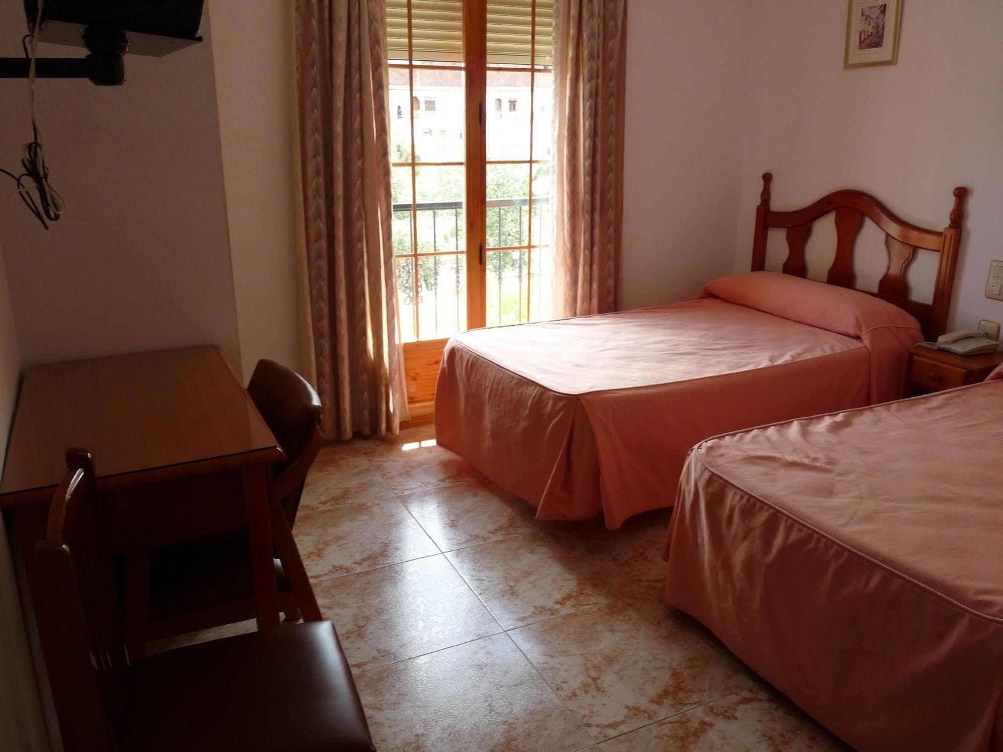 Hostal Rural Montual Los Banos  Ngoại thất bức ảnh
